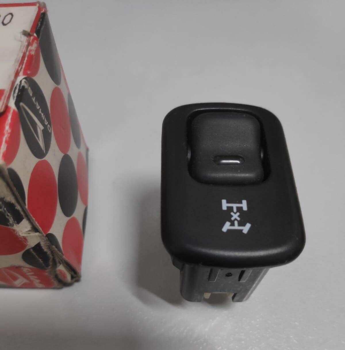 84220-87401 DAIHATSU TERIOS 4X4 4WD DÜĞMESİ